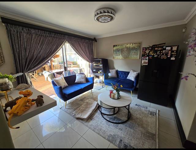 3 BEDROOM SECTIONAL TITLE FOR SALE IN BASSONIA